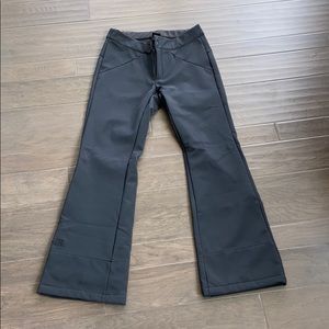 The north face women’s ski pants in black, medium